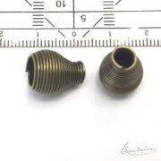 1118-b2-zakljucek-vrvice-obesek-kovinski-sivalnica