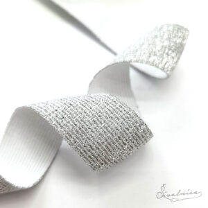 1126-elastika-svetleca-blescice-sivalnica-srebrna-2