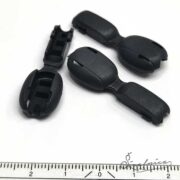 1122-zakljucek-vrvice-plasticni-sivalnica-clip-siva